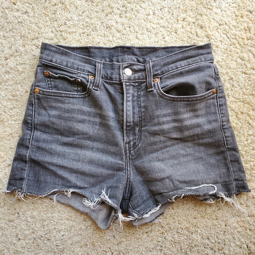 Levis Black High Waisted Short Shorts W29 S40197
